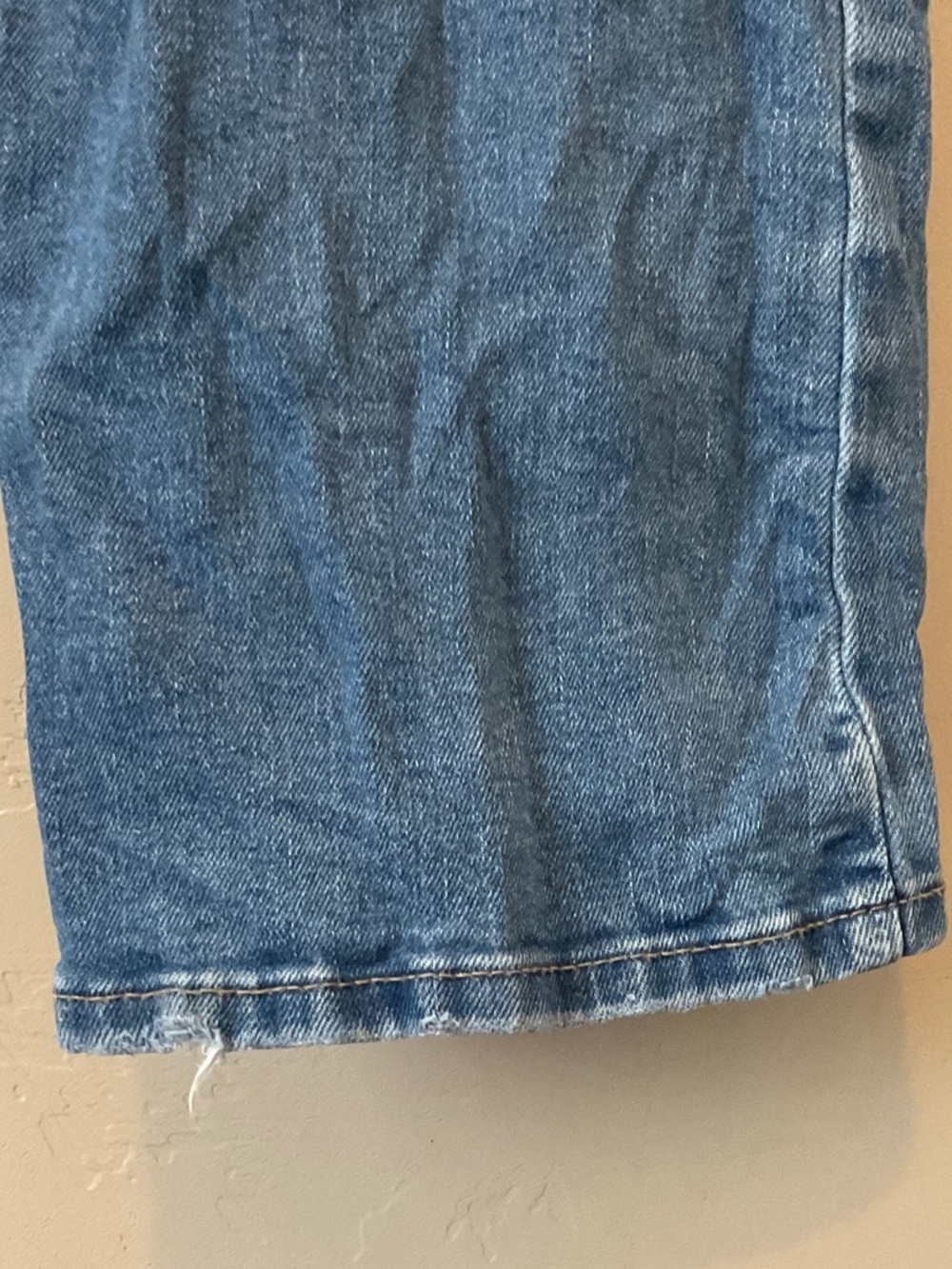 Wrangler blue denim jeans with embroidered W back pockets - Picture 2 of 7